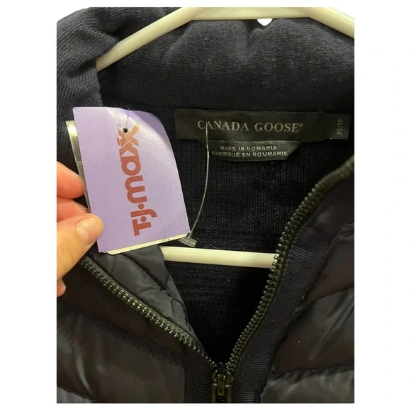 Canada Goose Navy Hybridge High Neck Knit Jacket Size XS NWT Sold OUT in stores - Picture 7 of 9